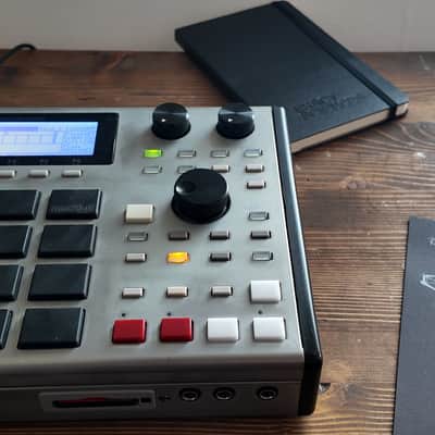 Akai MPC1000 - jjosXL - DC power supply mod - LCD screen upgrade image 11