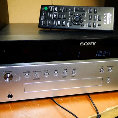 Sony CMT-SBT100 Micro Component CD Player w USB, Direct and Bluetooth Connectivity image 2