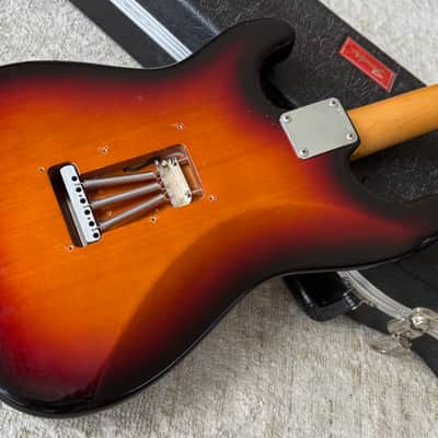 Immagine 1989/99 Fender Stratocaster ST62-90 sunburst US Pickups - 6
