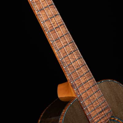 olaMestre ancient Spruce 5250 years old and ancient Phoebe zhennan 2440 years old tenor ukulele image 12