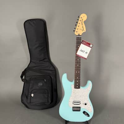 Fender Tom Delonge Stratocaster RW Daphne Blue 2,9 kg inkl. Gigbag image 13