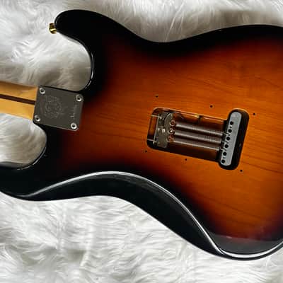 Fender Jimmy Hendrix Style Stratocaster with Rosewood Fretboard 2005 - 2016 - 3-Color Sunburst image 11