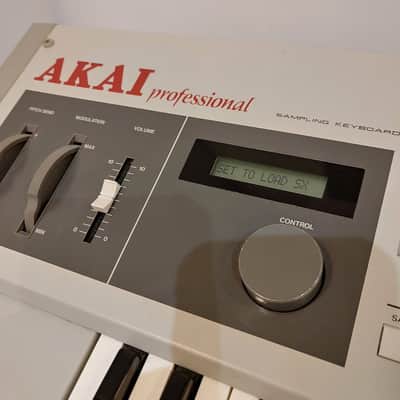 ULTRA RARE AKAI X7000 SAMPLER SAMPLING KEYBOARD 12 BITS LOFI