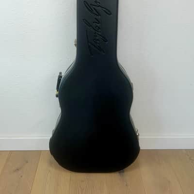 Taylor Deluxe Hardshell Grand Auditorium Smaller Body Guitar Case Molded Black Includes Key ! image 8