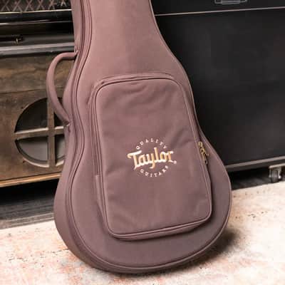Taylor 212ce-N Plus Nylon Grand Concert Acoustic/Electric Guitar with Aerocase image 15