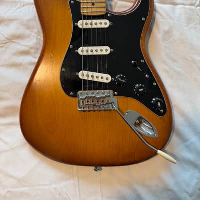 Fender FSR American Special Hand-Stained Stratocaster with Maple Fretboard 2012 - 2013 - Satin Honey Burst image 1