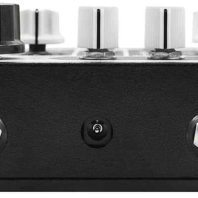 EarthQuaker Devices Data Corrupter Modulated Monophonic Harmonizing PPL 2017 - Present - Black / White Print image 2