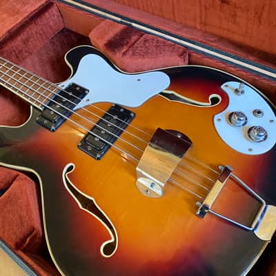 Mosrite Celebrity II Bass 1967 - Sunburst image 10