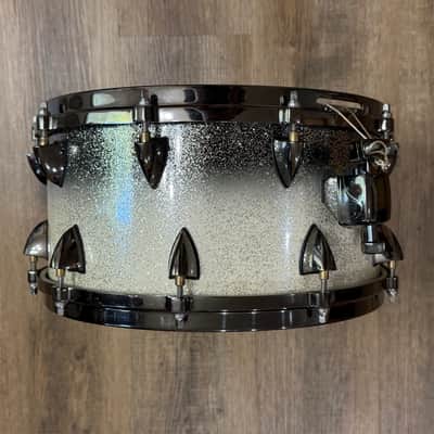 Orange County Drum & Percussion 25-ply Maple Vented Snare Drum 2020 - Silver Sparkle Fade 14x7 image 4