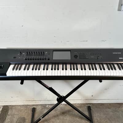 Korg Kronos 73-Key Music Workstation Keyboard w/ SKB Travel Case image 6