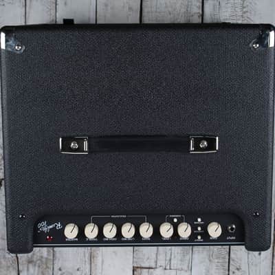 Fender® Rumble 100 Electric Bass Guitar Amplifier 100 Watt 1 x 12 Combo Amp image 3