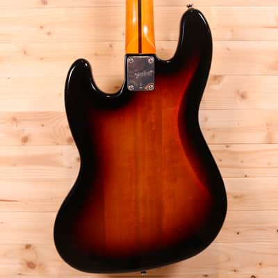 Squier Classic Vibe Jazz Bass Fretless '60s - Laurel Fingerboard, 3-Color Sunburst image 2