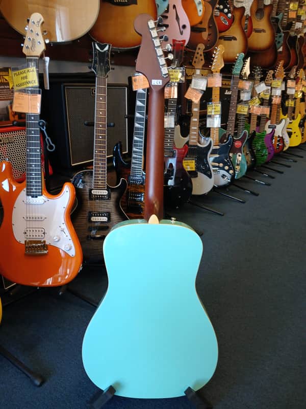Fender Malibu Player AQS WN Acoustic-Electric Guitar w/ Hard Case