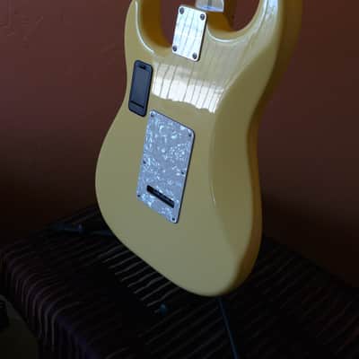 Fender Stratocaster Deluxe Road House 2014 - Gloss image 8