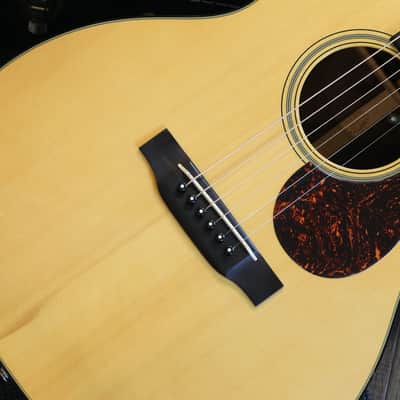 2004 Martin Custom Shop 000-28 Adirondack Acoustic Guitar Natural + OHSC image 6