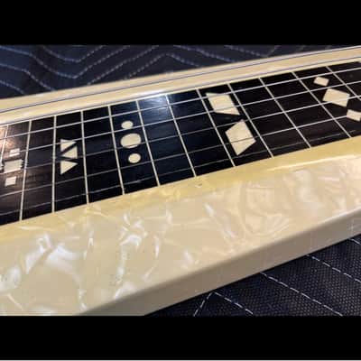 Supro Comet Lapsteel 1950s w/Rowe Stringtone - Pearloid image 14
