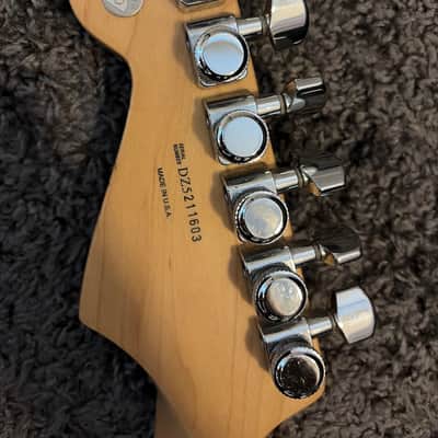 Fender American Deluxe Stratocaster Ash with Maple Fretboard 2006 w/ Custom Shop ‘69 Pickups image 10