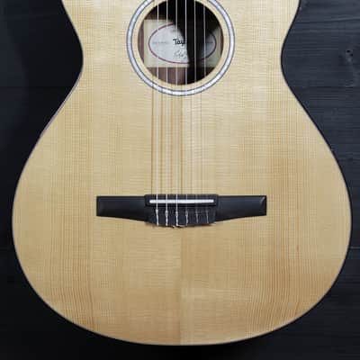 Taylor 212ce-N Plus Nylon String Rosewood / Spruce Acoustic-Electric image 4