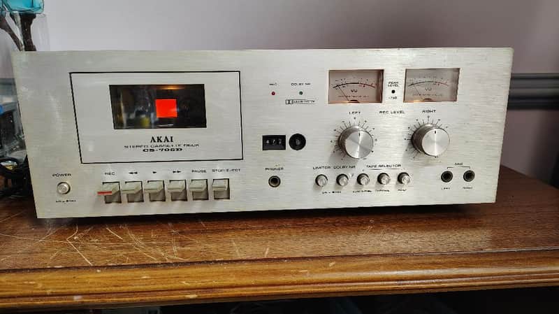 AKAI アカイ　カセットデッキ　CS-705D AKAI CS-705D かっこいいカセットデッキを買った - 古いものが好き