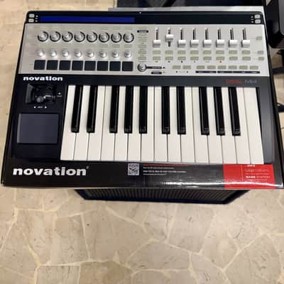 Novation SL25 MKII