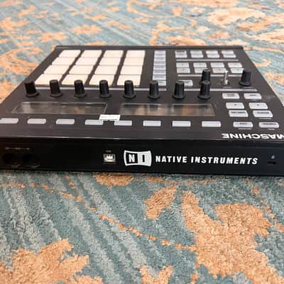 Native Instruments Maschine 2000s - Black image 2