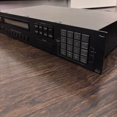 Yamaha TX802 FM Tone Generator 1986 - Black image 4