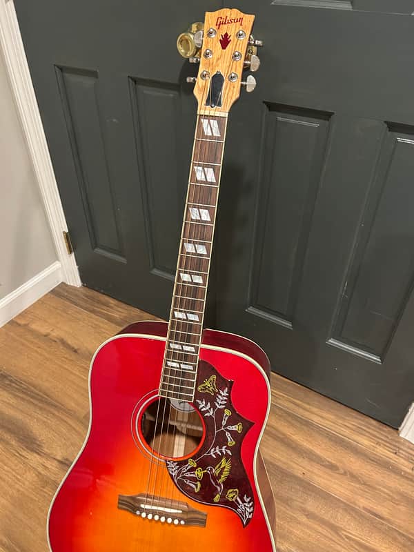 Gibson Hummingbird Standard