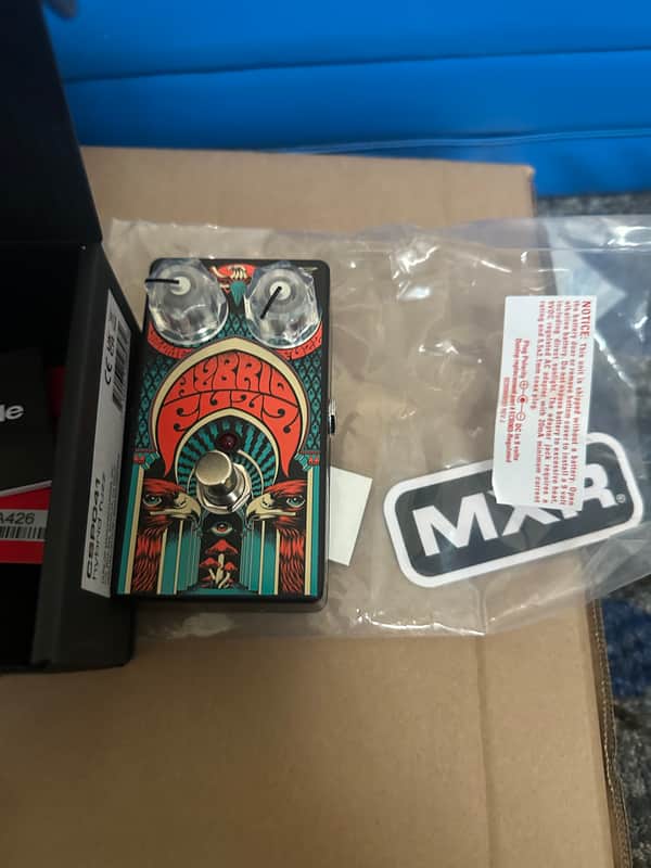 MXR CSP041 Hybrid Fuzz 2023 - Present - Black / Teal Graphic image 1