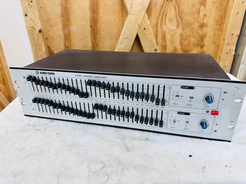Immagine Klark Teknik DN360 2-Channel 31 Band Graphic Equalizer - Tested & Working #1442 - 1