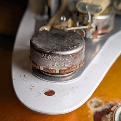 Fender Stratocaster 1958 - 3 Tone Sunburst image 23