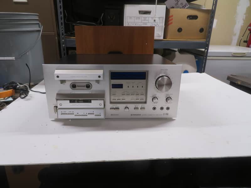 Pioneer CT-F950 late 1970's - silver faceplate image 1