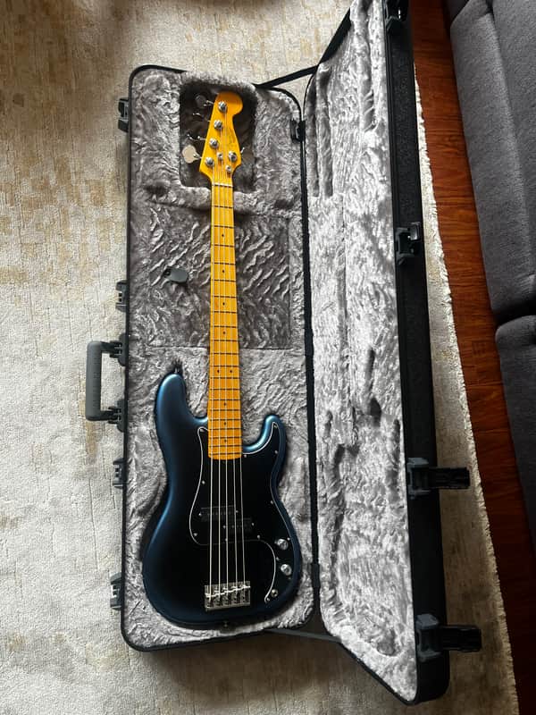 Fender American Professional II Precision Bass V with Maple Fretboard 2020 - Present - Dark Night image 1