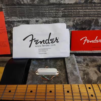 Immagine Fender American Special Stratocaster HSS with Maple Fretboard 2015 - 2018 - Olympic White - 3