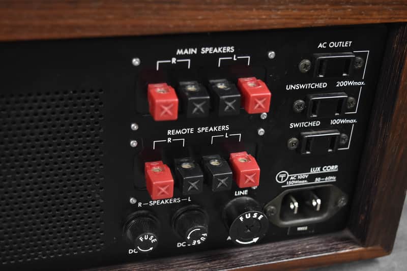 Luxman L-504 Solid State Stereo Integrated Amplifier in Very Good