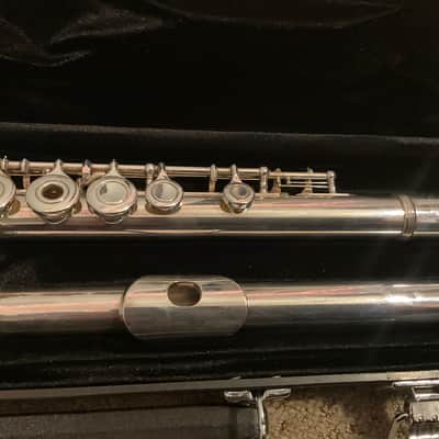 Yamaha Open Hole Flute All New Pads Model 281 image 3