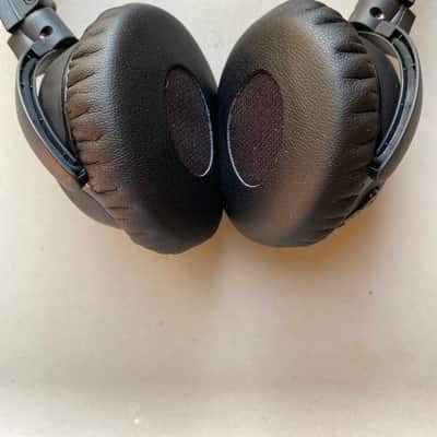 Bose Soundlink On Ear Wireless Headphones image 8