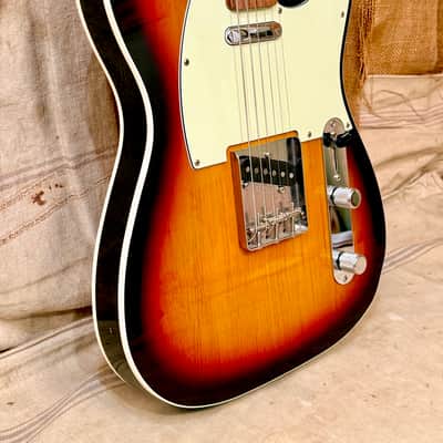 Fender MIJ Traditional 60's Telecaster Custom 2018 - 3 Tone Sunburst image 3
