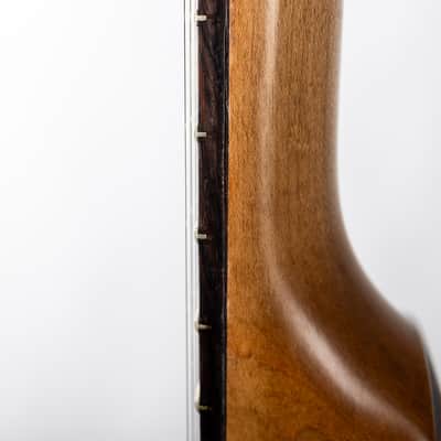 Gibson Les Paul Tribute Satin, Satin Honeyburst | Demo image 13