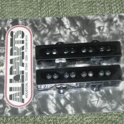 new in package A+ Allparts PC-0953-023, Pickup Cover Set for Jazz Bass / J Bass (2 piececs) Black, plastic (from 2020s) screws are NOT included- but they're availabe for sale upon request image 15