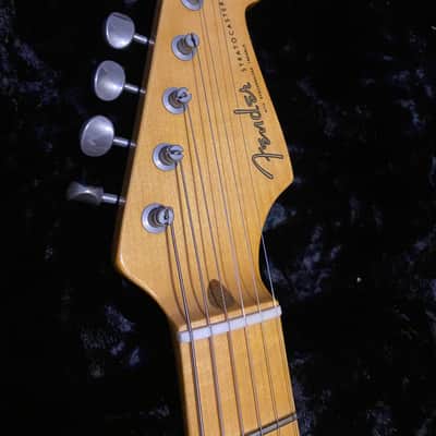 Fender Eric Johnson Stratocaster with Maple Fretboard 2005 - Present - 2-Color Sunburst image 3