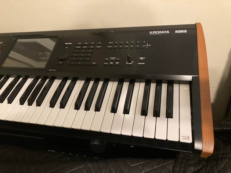 Korg KRONOS 2 61-Key Digital Synthesizer Workstation 2014 - Present - Black/Wood image 1