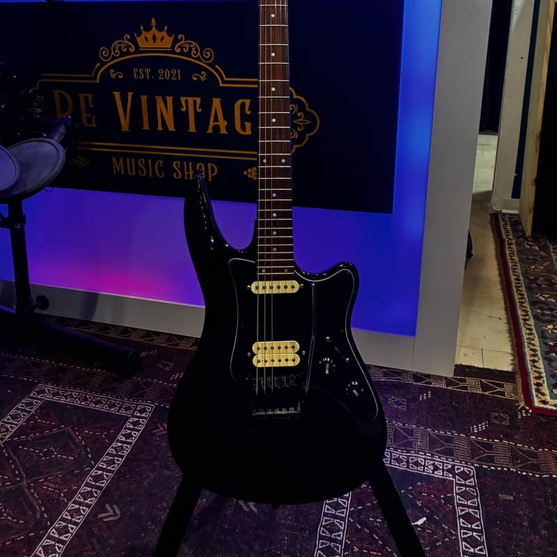 Godin G 2000 Black