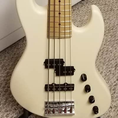 Sadowsky Verdine White Satin PJ White Satin image 1