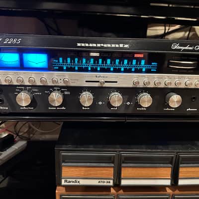 Marantz 2285 EXCELLENT w original wood case; more power than 2270 image 1