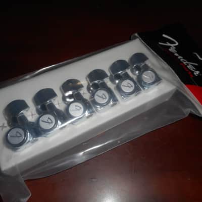 Fender Left-Handed Locking Tuners, "F" Logo - POLISHED CHROME, 099-0818-102