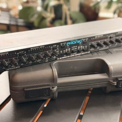 Phonic PCL 3200 Dual Channel Compressor Limiter Gate image 1