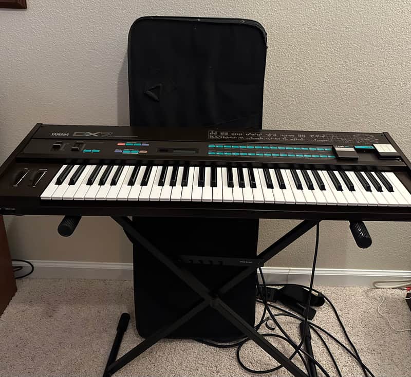 Yamaha DX7 Programmable Algorithm Synthesizer