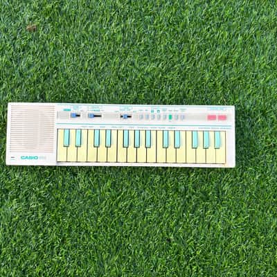 Casio PT-1 29-Key Mini Synthesizer 1982 - 1988  Ultra Rare Pastel Pink & Teal Vintage 1988 Cult Status image 2