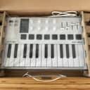 Arturia MiniLab MKIII 25-Key MIDI Controller 2022 - Present - White