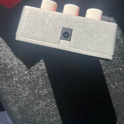 Electro-Harmonix Micro POG Polyphonic Octave Generator 2007 - Present - Red / Gray image 4